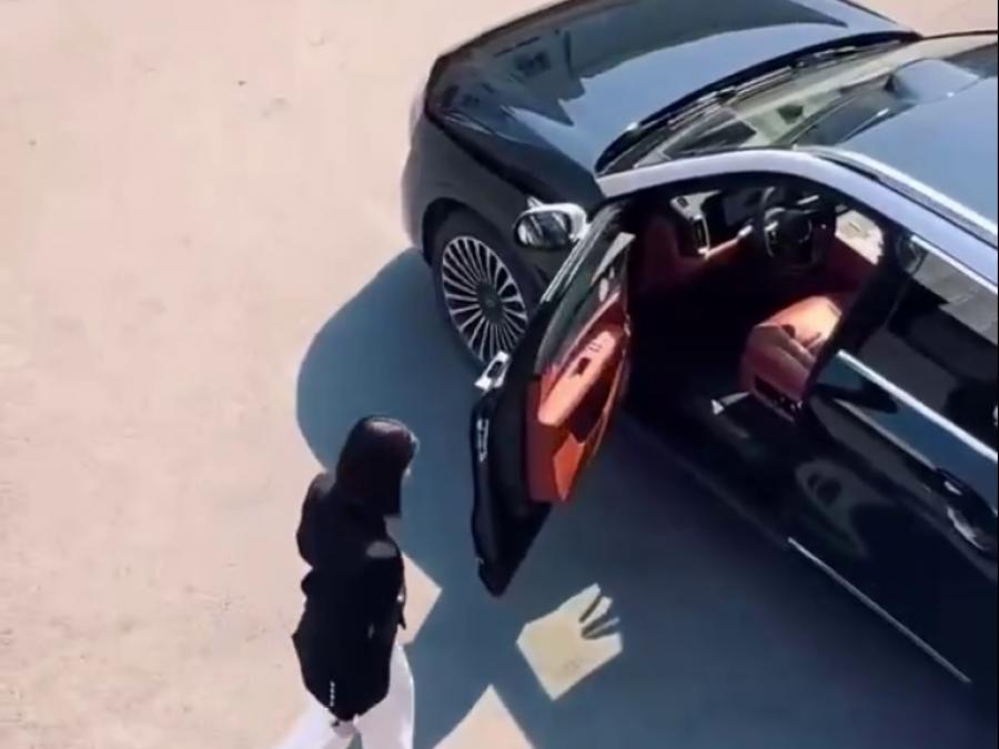huawei_auto_open_door.jpg